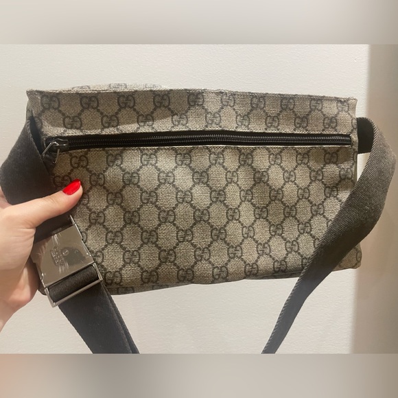 SOLD 🥰Gucci Coated Canvas GG Belt Bag - Picture 4 of 9